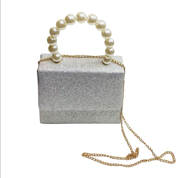 Clutch bag: Silver glitter clutch bag with Pearl handle. - Picture 1 of 1